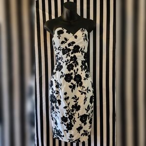 Size xs UK 6 US XS Starlets & Harlots wiggle dress bnwt